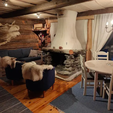 Dağ evi Cozy In Centre With Extra Guest Cabin - Savottakaemppae *