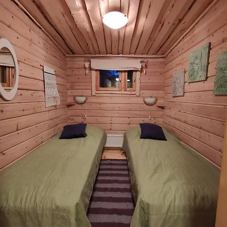 Cozy In Centre With Extra Guest Cabin - Savottakaemppae *
